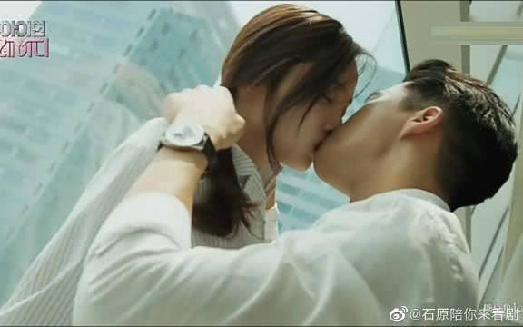 国产剧接吻视频大全,浪漫瞬间，心动来袭